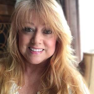 Meet your Posher, Deborah